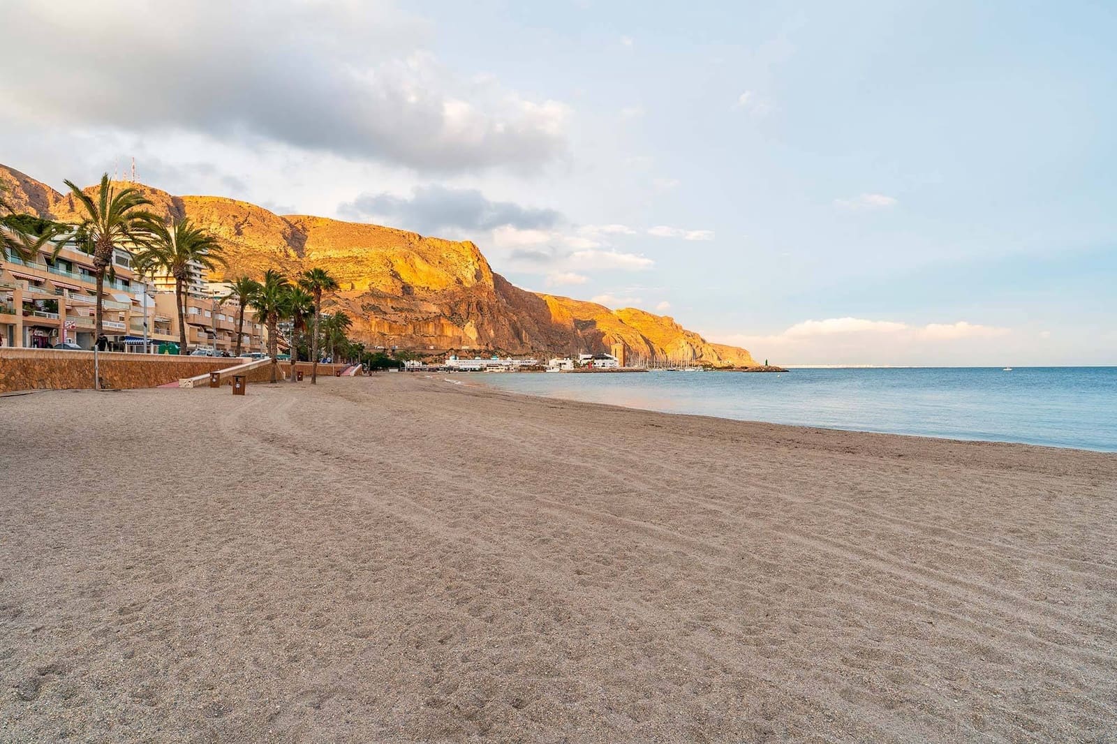 2 bedroom Flat for rent in Aguadulce (Almeria) - € 650 (Ref: 9701606)