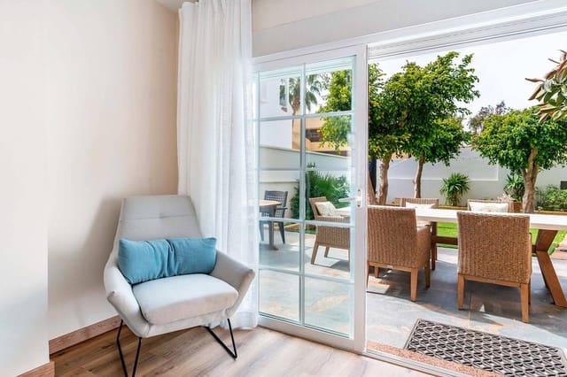 2 soverom Leilighet til salgs i Roquetas de Mar med svømmebasseng - € 250 000 (Ref: 9726624)