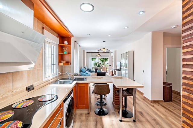 2 soverom Leilighet til salgs i Roquetas de Mar med svømmebasseng - € 250 000 (Ref: 9726624)