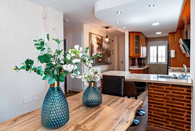 2 soverom Leilighet til salgs i Roquetas de Mar med svømmebasseng - € 250 000 (Ref: 9726624)