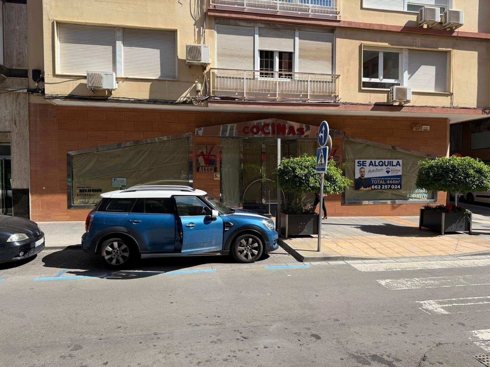 Commercial for rent in Almeria city - € 2,500 (Ref: 9730243)