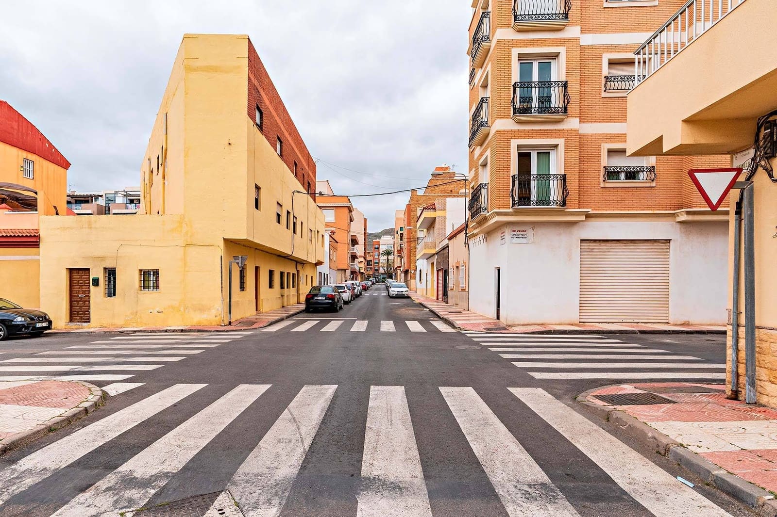 Commercial for sale in El Parador de las Hortichuelas - € 79,000 (Ref: 9735574)