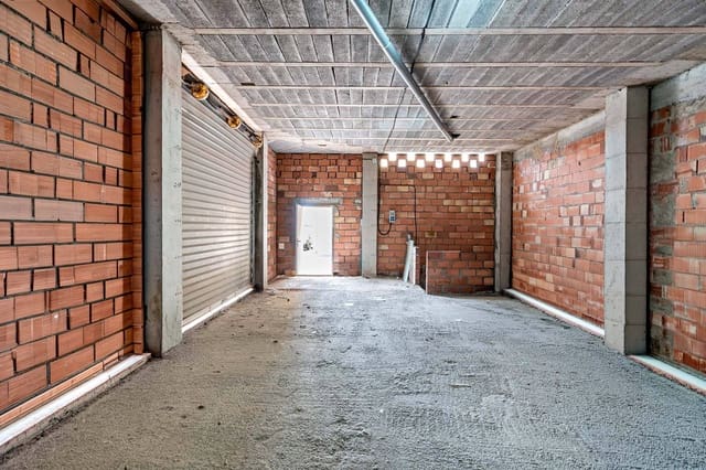 Commercial for sale in El Parador de las Hortichuelas, Roquetas de Mar - € 79,000 (Ref: 9735574)