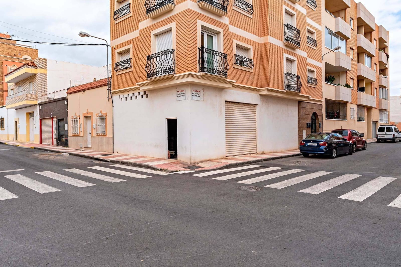Commercial for sale in El Parador de las Hortichuelas - € 79,000 (Ref: 9735574)