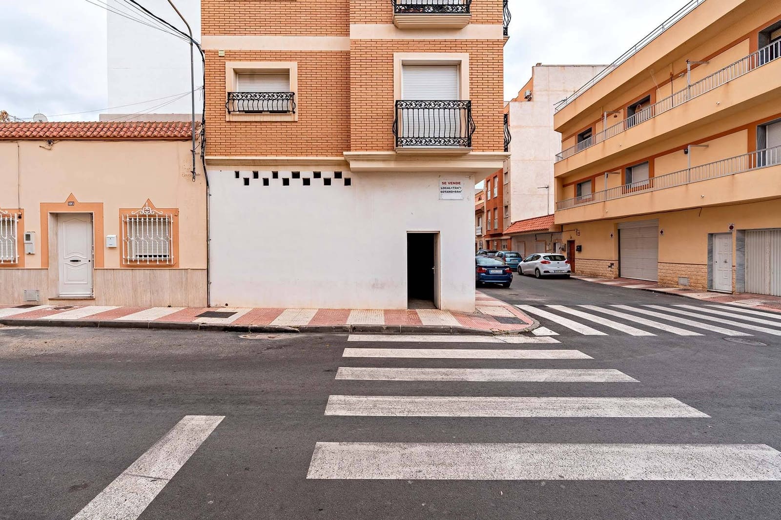 Commercial for sale in El Parador de las Hortichuelas - € 79,000 (Ref: 9735574)