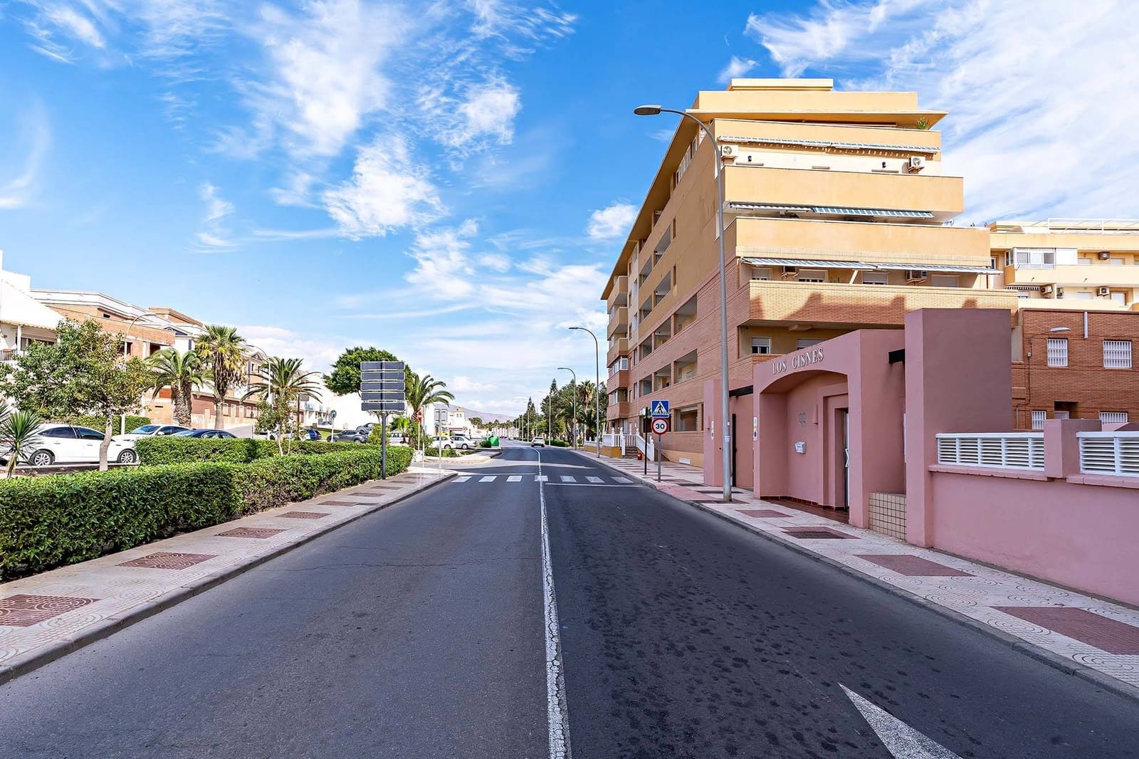 2 makuuhuone Asunto myytävänä paikassa Roquetas de Mar mukana uima-altaan - 229 000 € (Ref: 9761964)