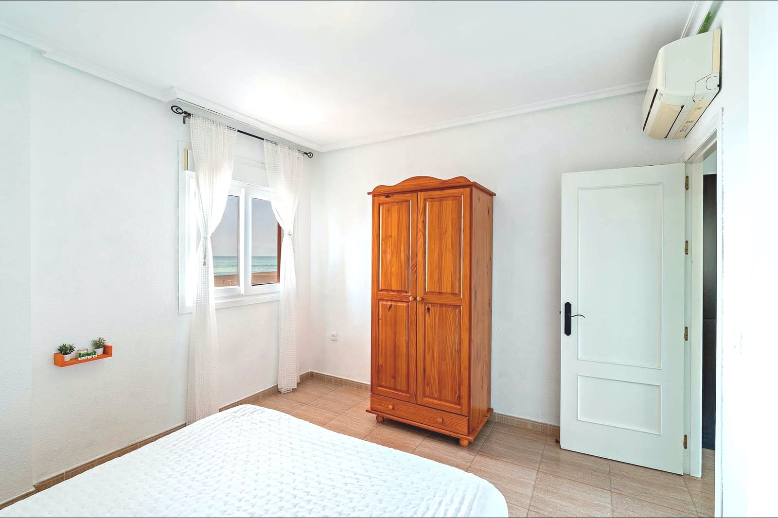 2 makuuhuone Asunto myytävänä paikassa Roquetas de Mar mukana uima-altaan - 229 000 € (Ref: 9761964)