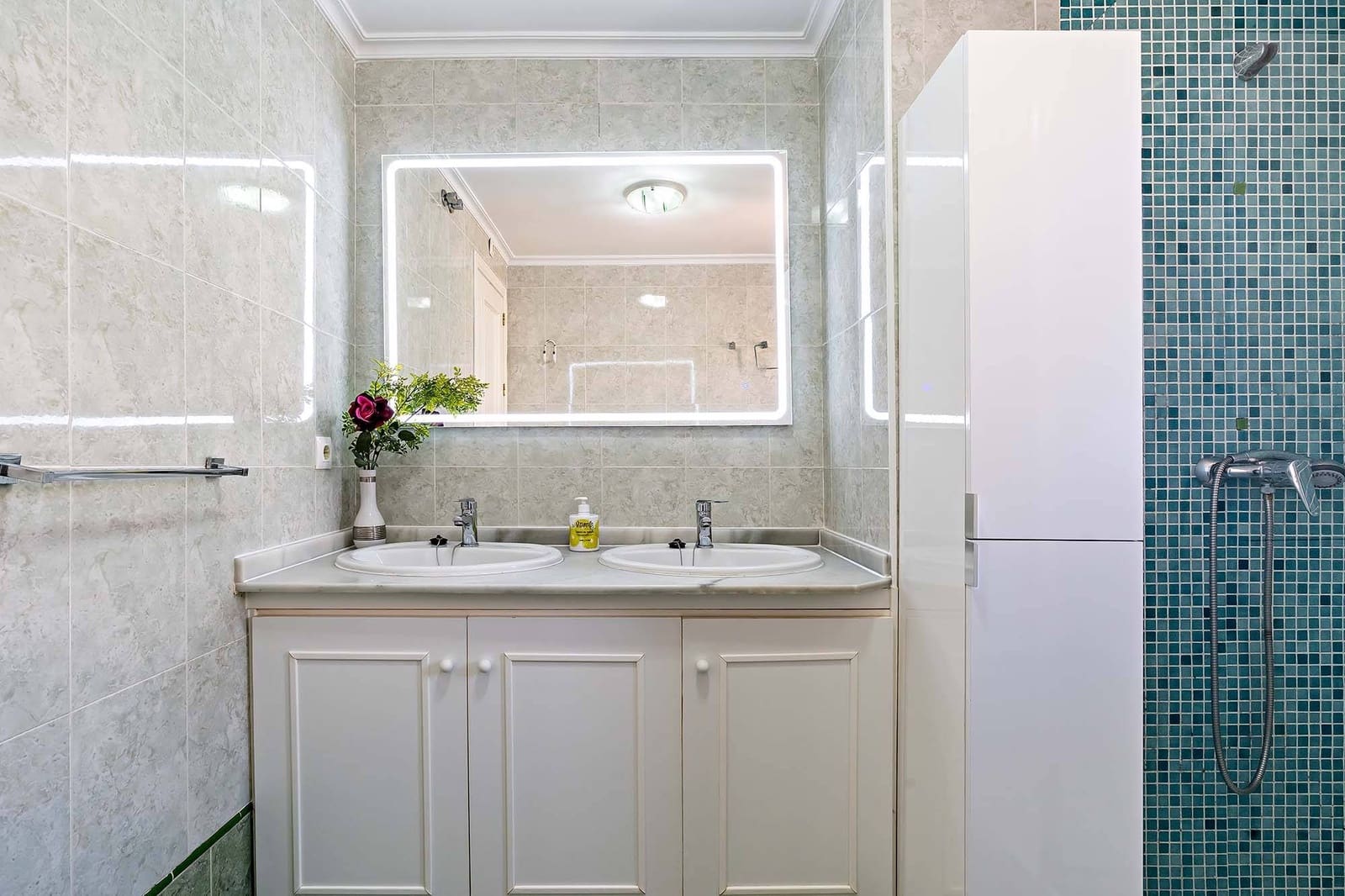 2 makuuhuone Asunto myytävänä paikassa Roquetas de Mar mukana uima-altaan - 229 000 € (Ref: 9761964)