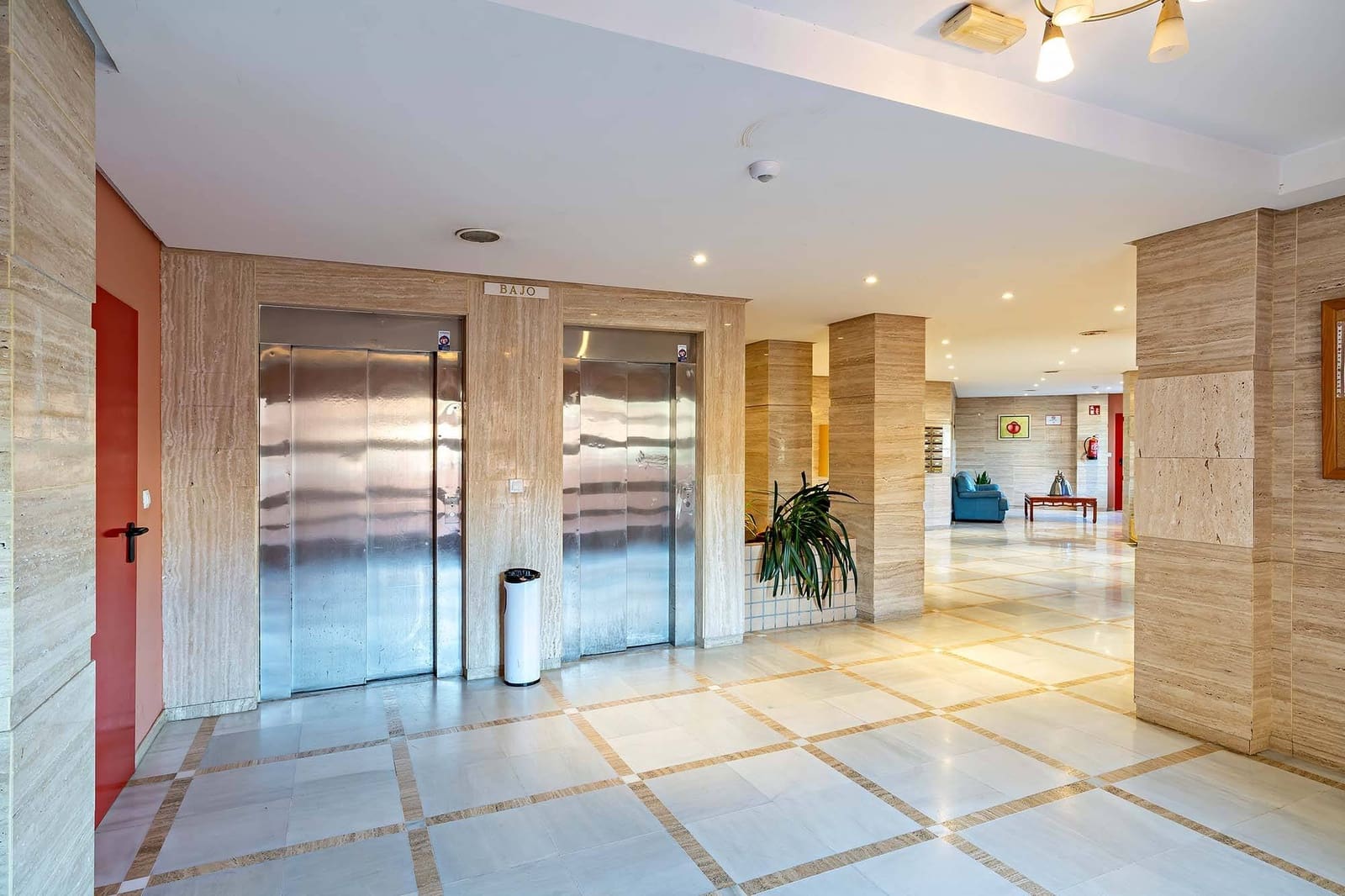 2 makuuhuone Asunto myytävänä paikassa Roquetas de Mar mukana uima-altaan - 229 000 € (Ref: 9761964)