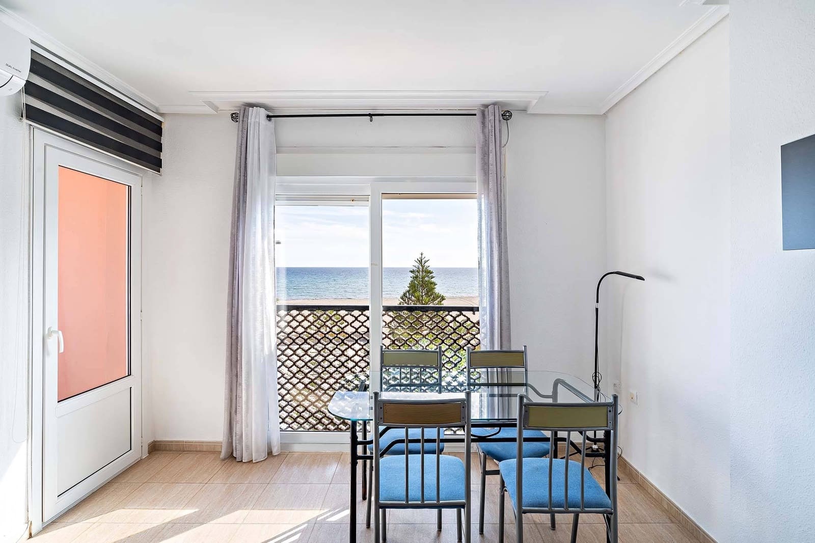 2 makuuhuone Asunto myytävänä paikassa Roquetas de Mar mukana uima-altaan - 229 000 € (Ref: 9761964)