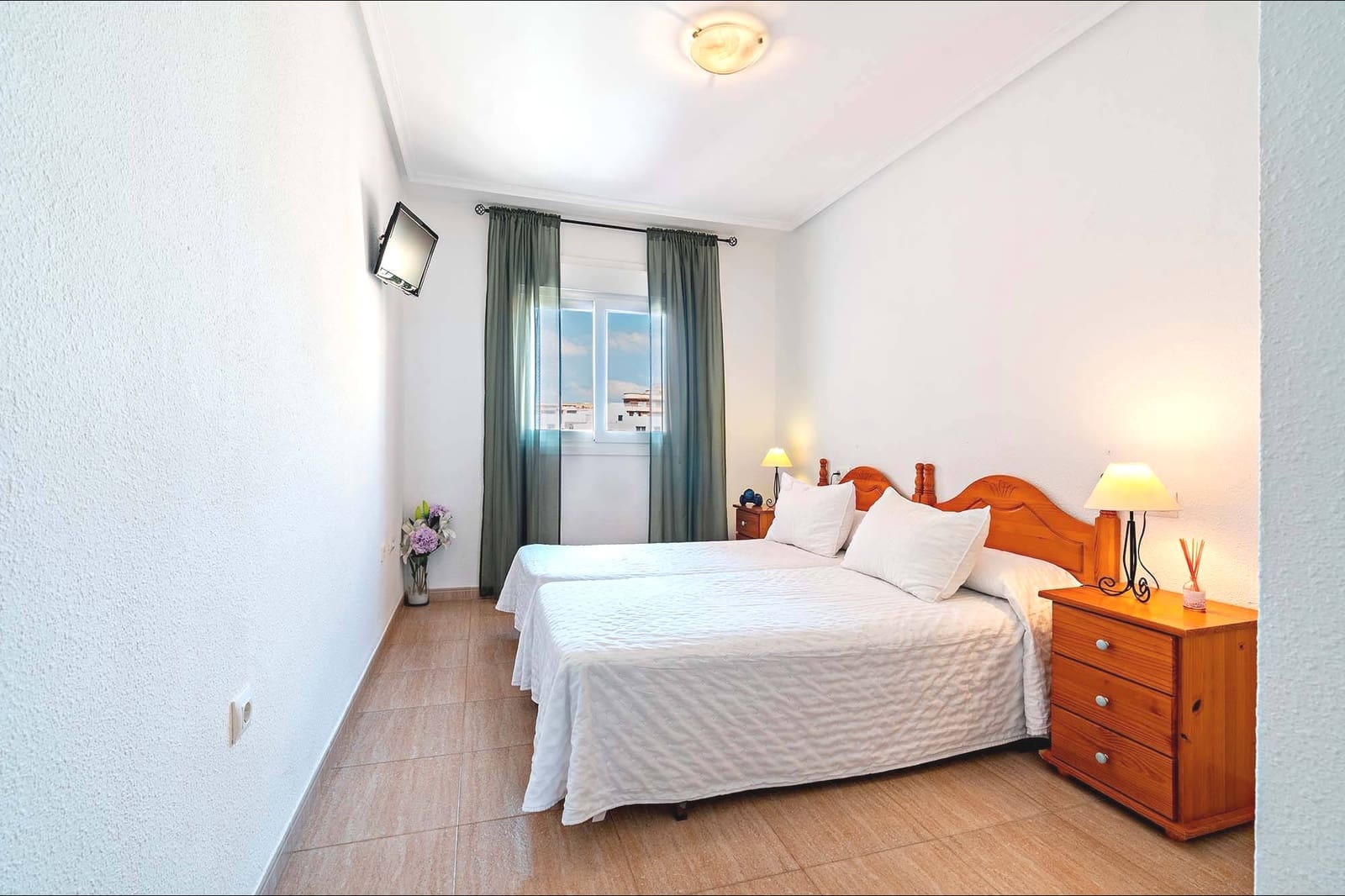 2 makuuhuone Asunto myytävänä paikassa Roquetas de Mar mukana uima-altaan - 229 000 € (Ref: 9761964)