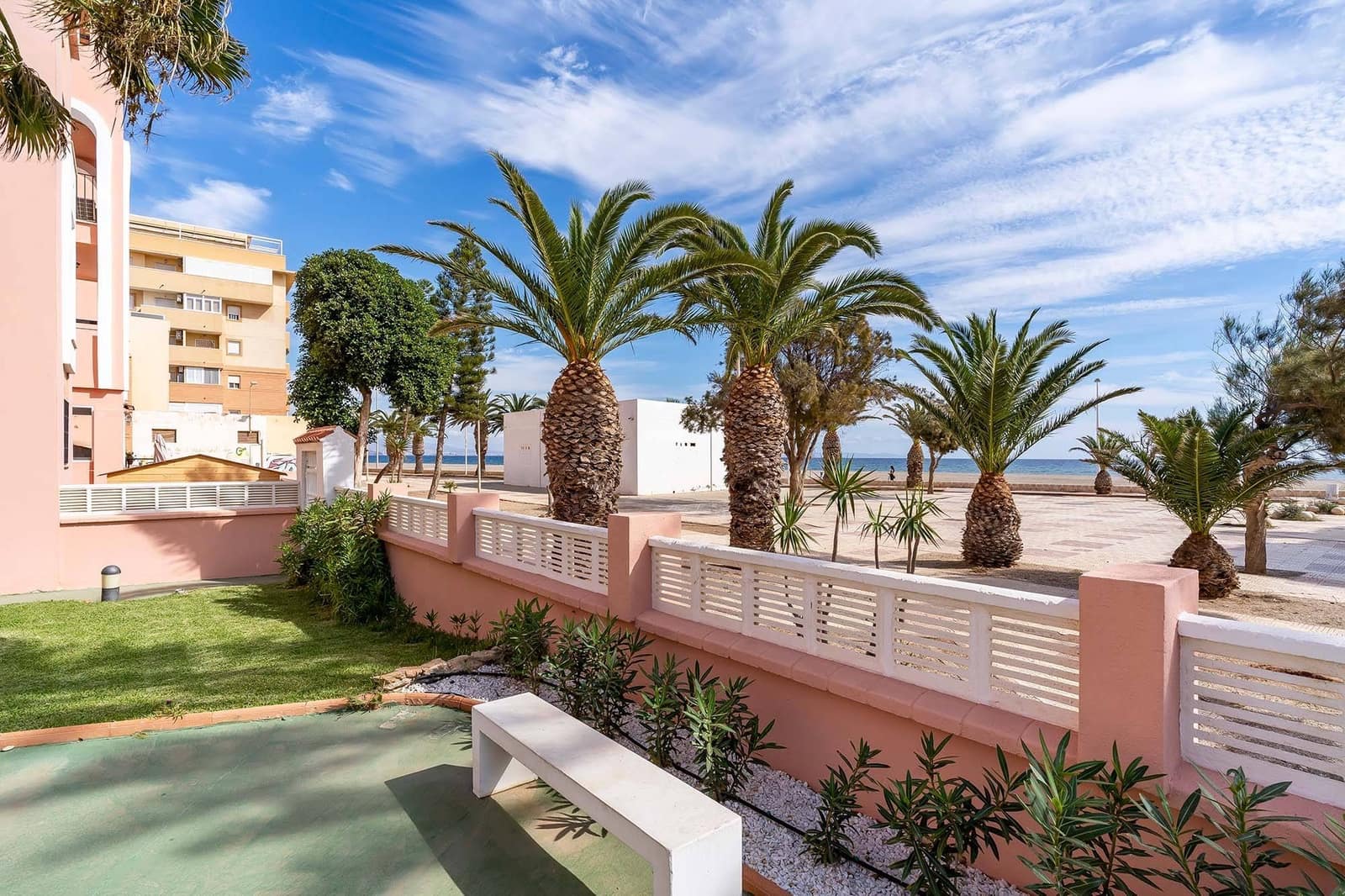 2 makuuhuone Asunto myytävänä paikassa Roquetas de Mar mukana uima-altaan - 229 000 € (Ref: 9761964)