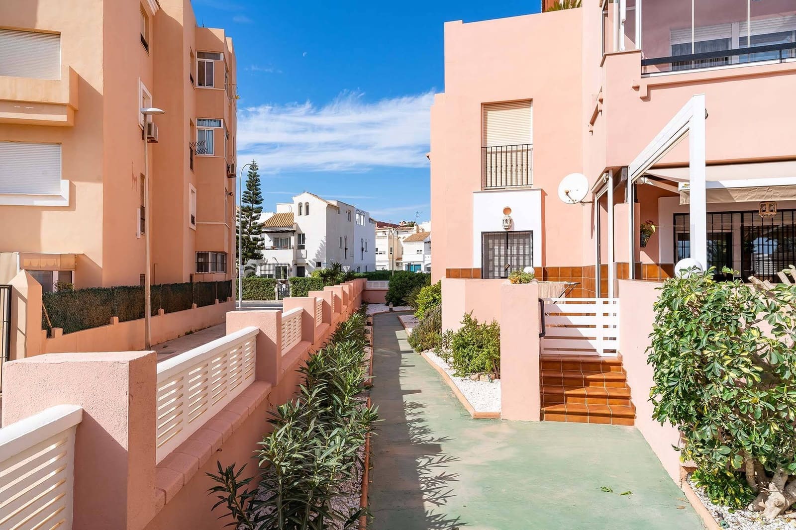 2 makuuhuone Asunto myytävänä paikassa Roquetas de Mar mukana uima-altaan - 229 000 € (Ref: 9761964)