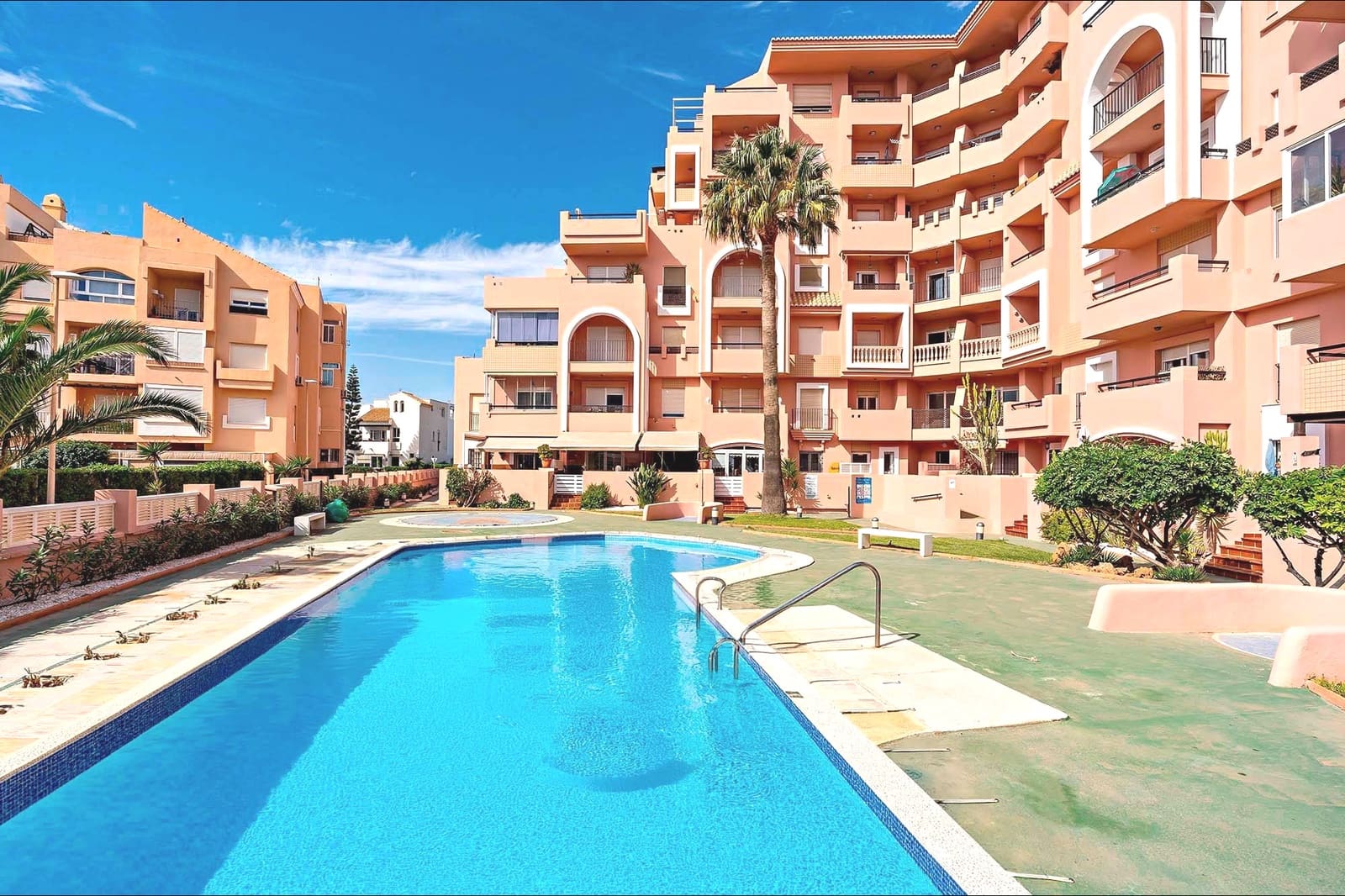 2 makuuhuone Asunto myytävänä paikassa Roquetas de Mar mukana uima-altaan - 229 000 € (Ref: 9761964)