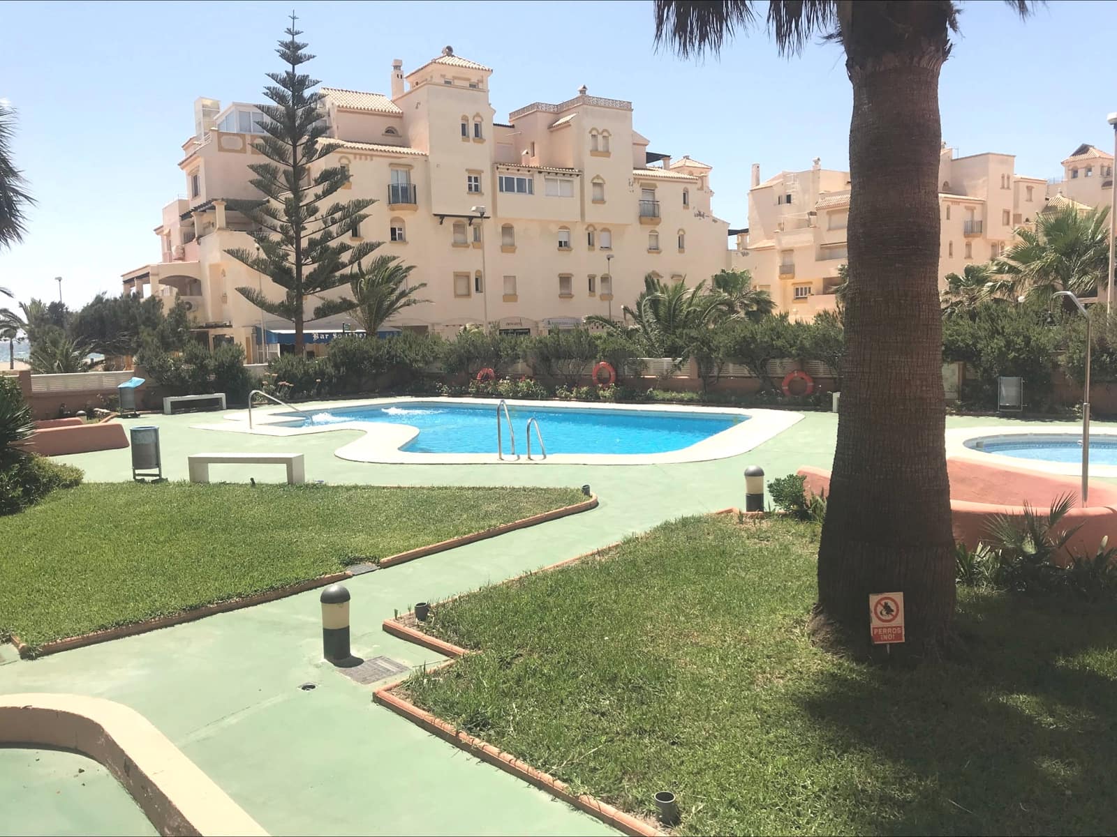 2 makuuhuone Asunto myytävänä paikassa Roquetas de Mar mukana uima-altaan - 229 000 € (Ref: 9761964)