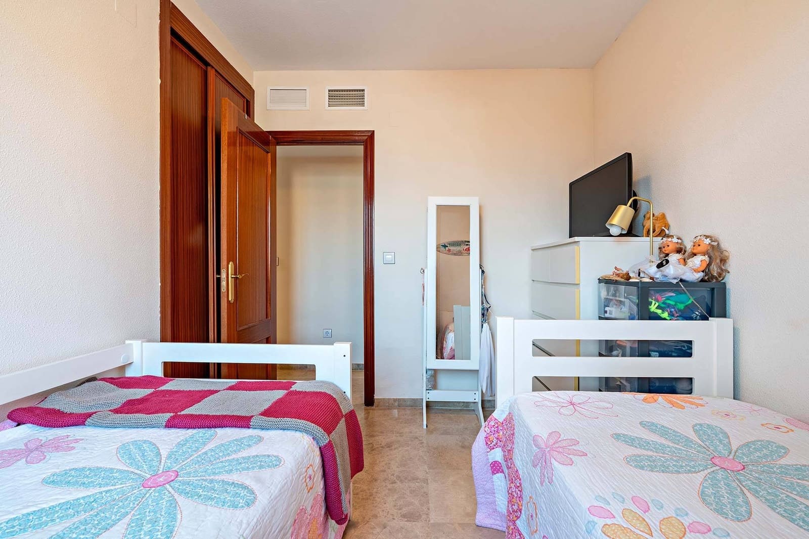 3 sypialnia Mieszkanie na sprzedaż w Roquetas de Mar z basenem garażem - 255 000 € (Ref: 9770619)