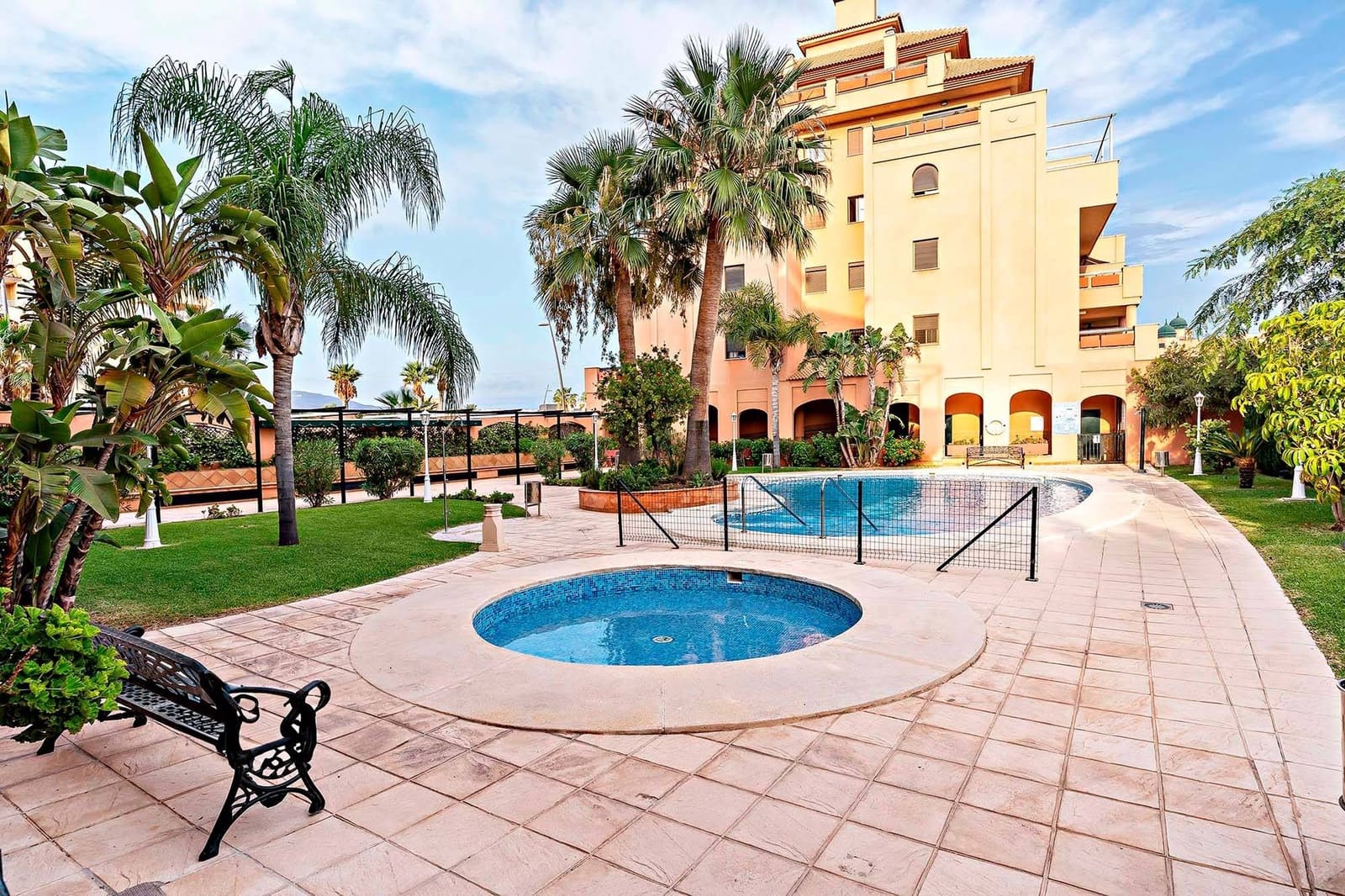 3 sypialnia Mieszkanie na sprzedaż w Roquetas de Mar z basenem garażem - 255 000 € (Ref: 9770619)