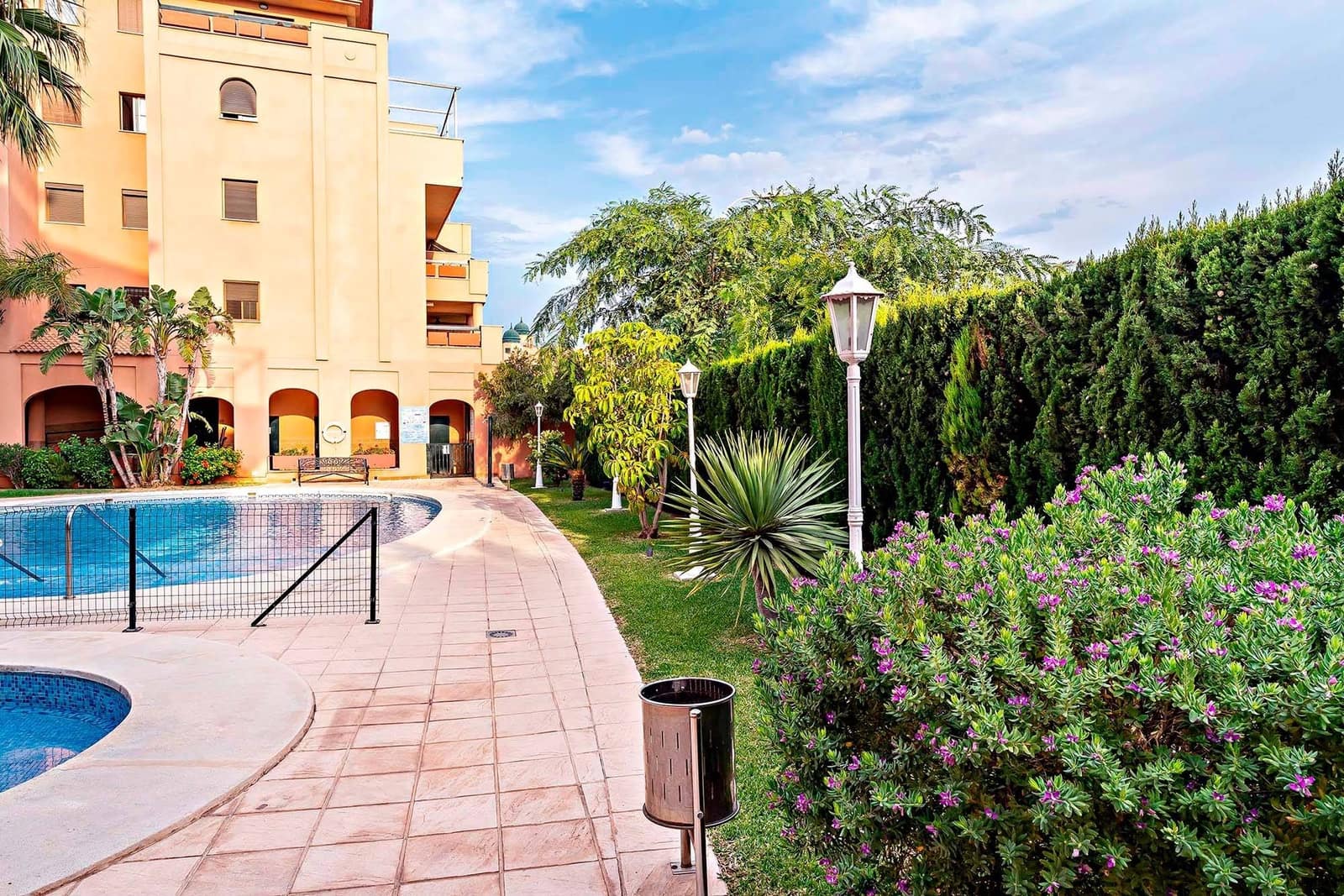 3 sypialnia Mieszkanie na sprzedaż w Roquetas de Mar z basenem garażem - 255 000 € (Ref: 9770619)