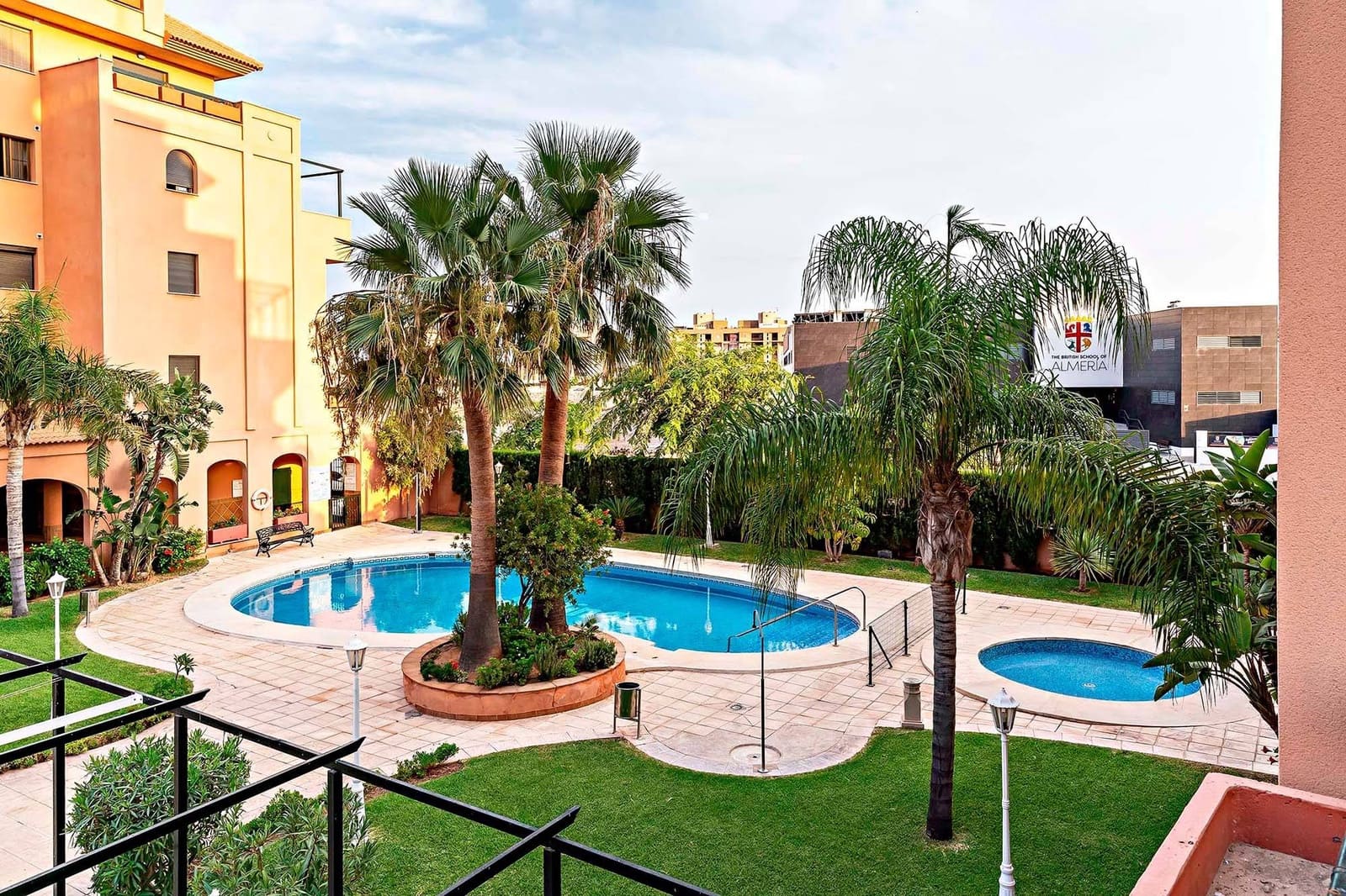 3 sypialnia Mieszkanie na sprzedaż w Roquetas de Mar z basenem garażem - 255 000 € (Ref: 9770619)