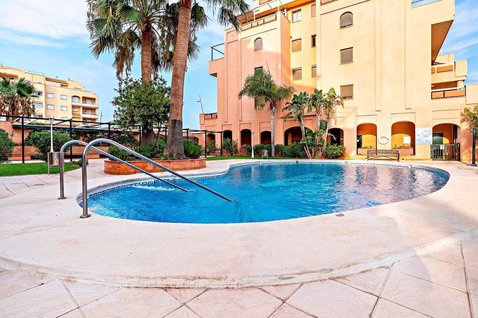 3 sypialnia Mieszkanie na sprzedaż w Roquetas de Mar z basenem garażem - 255 000 € (Ref: 9770619)