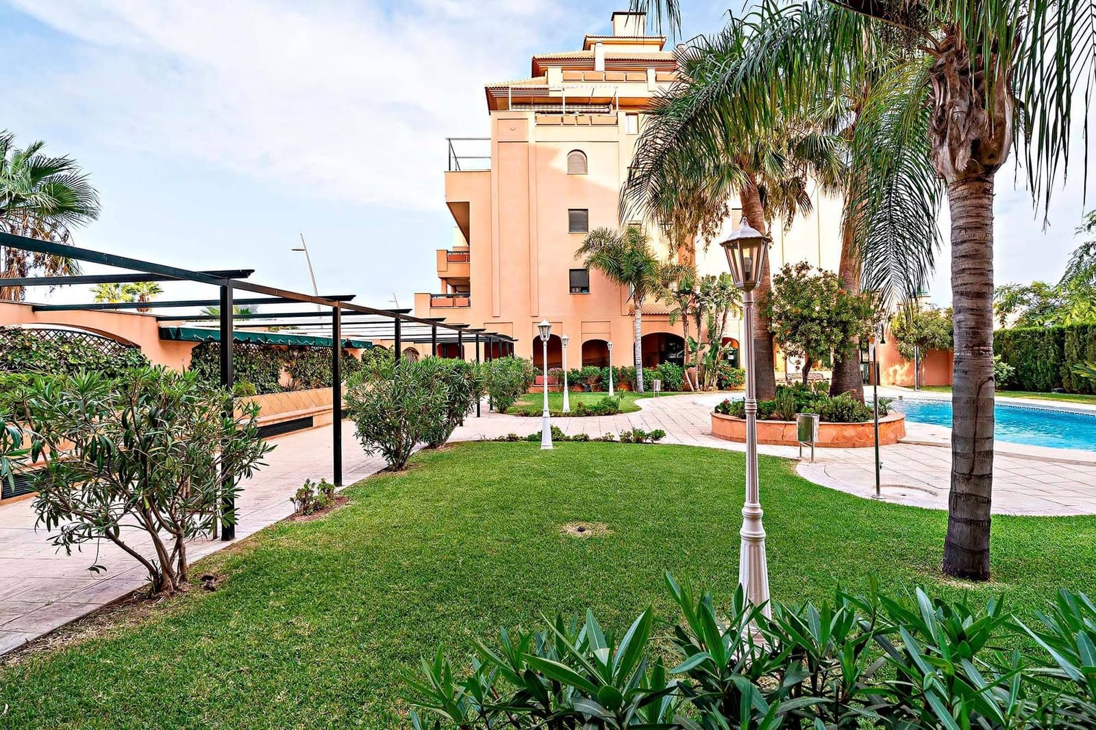 3 sypialnia Mieszkanie na sprzedaż w Roquetas de Mar z basenem garażem - 255 000 € (Ref: 9770619)