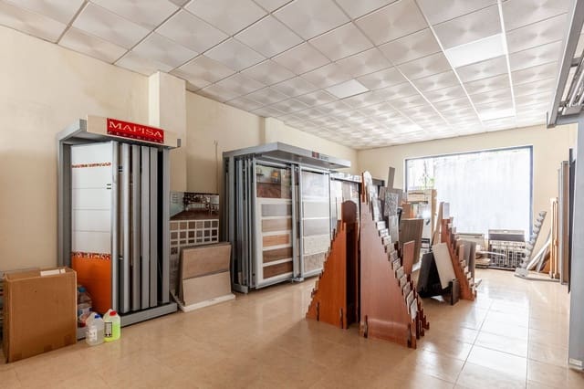 Erhverv til salg i Almería by - € 350.000 (Ref: 9791032)