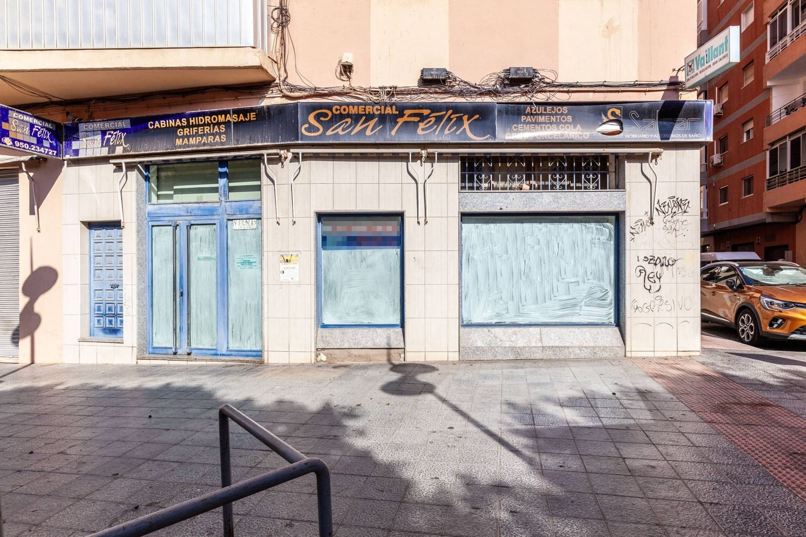 Erhverv til salg i Almeria by - € 350.000 (Ref: 9791032)