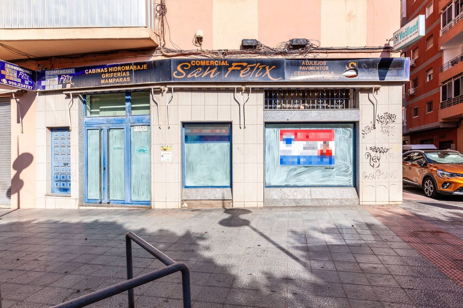 Erhverv til salg i Almeria by - € 350.000 (Ref: 9791032)