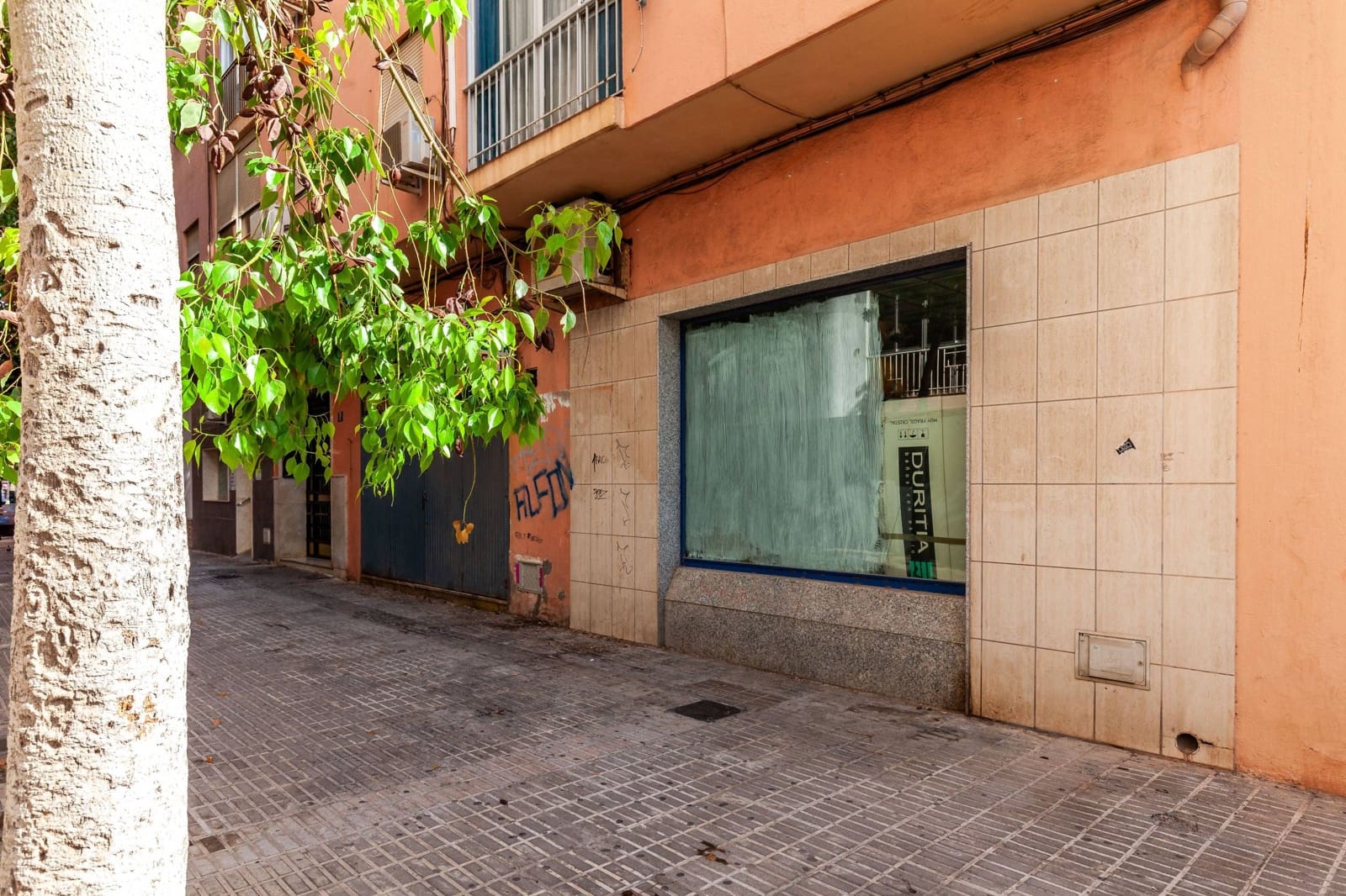 Erhverv til salg i Almeria by - € 350.000 (Ref: 9791032)