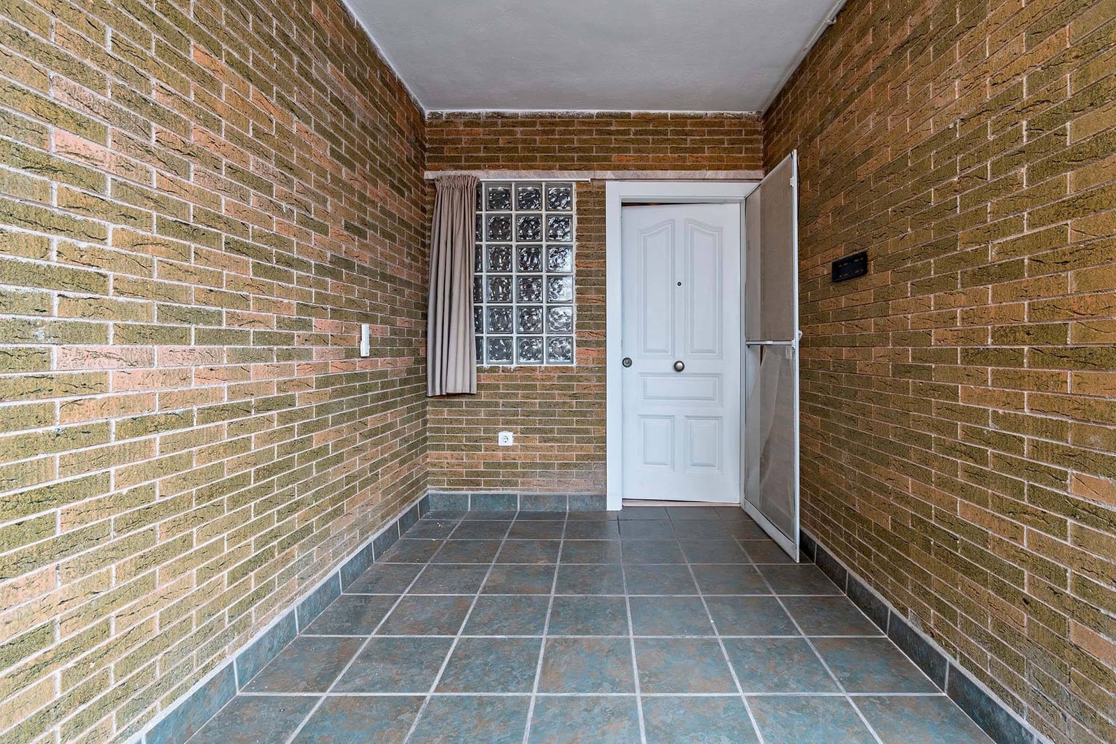 3 soveværelse Rækkehus til salg i Roquetas de Mar med swimmingpool garage - € 353.000 (Ref: 9791033)