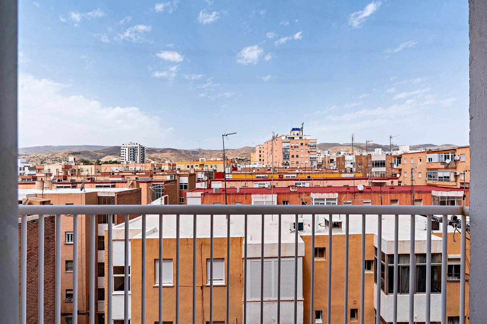 3 slaapkamer Flat te koop in Almeria stad - € 145.000 (Ref: 9791034)