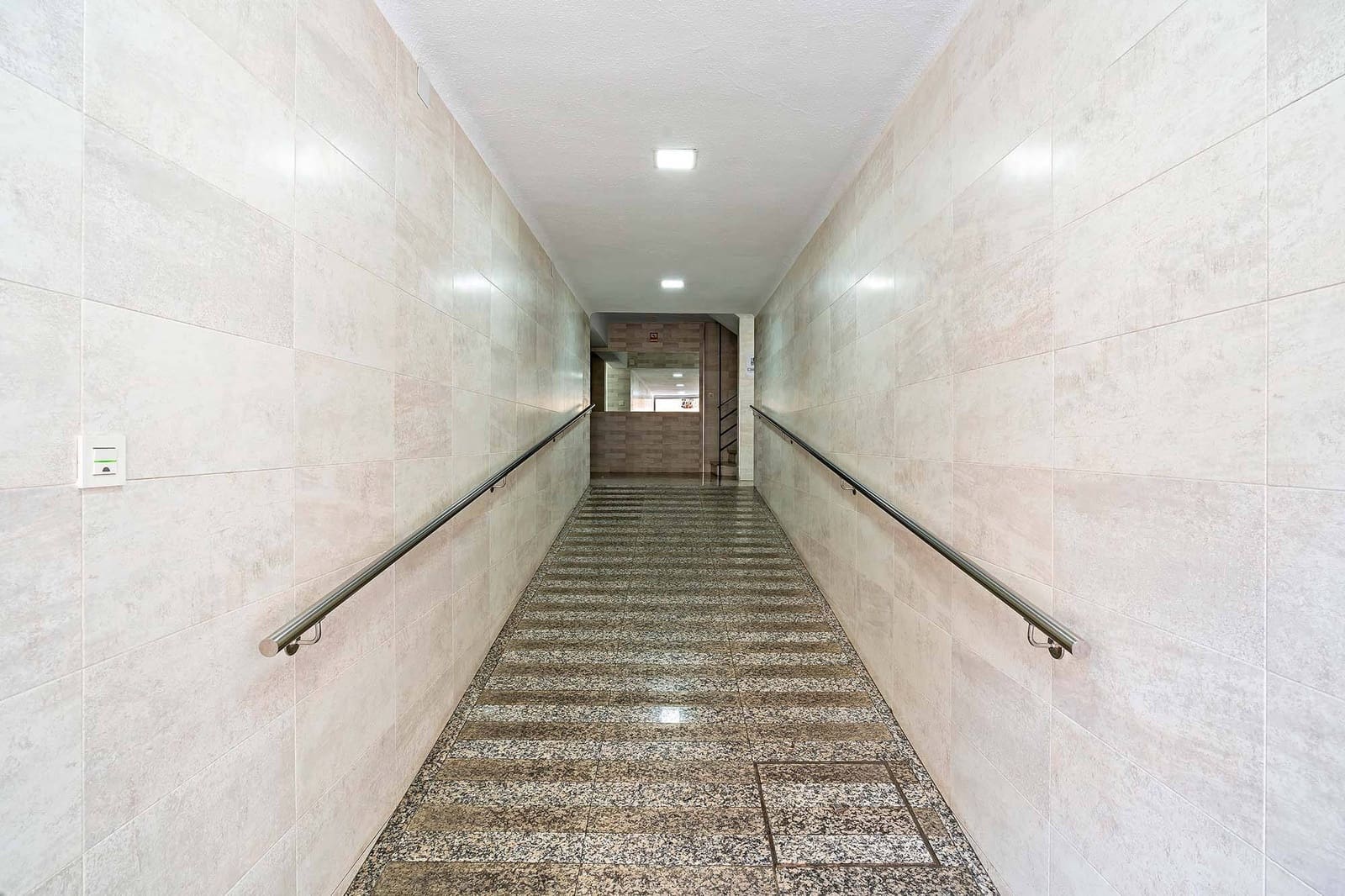 3 slaapkamer Flat te koop in Almeria stad - € 145.000 (Ref: 9791034)