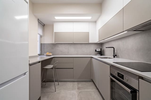 3 bedroom Flat for sale in Almería city - € 135,000 (Ref: 9791034)