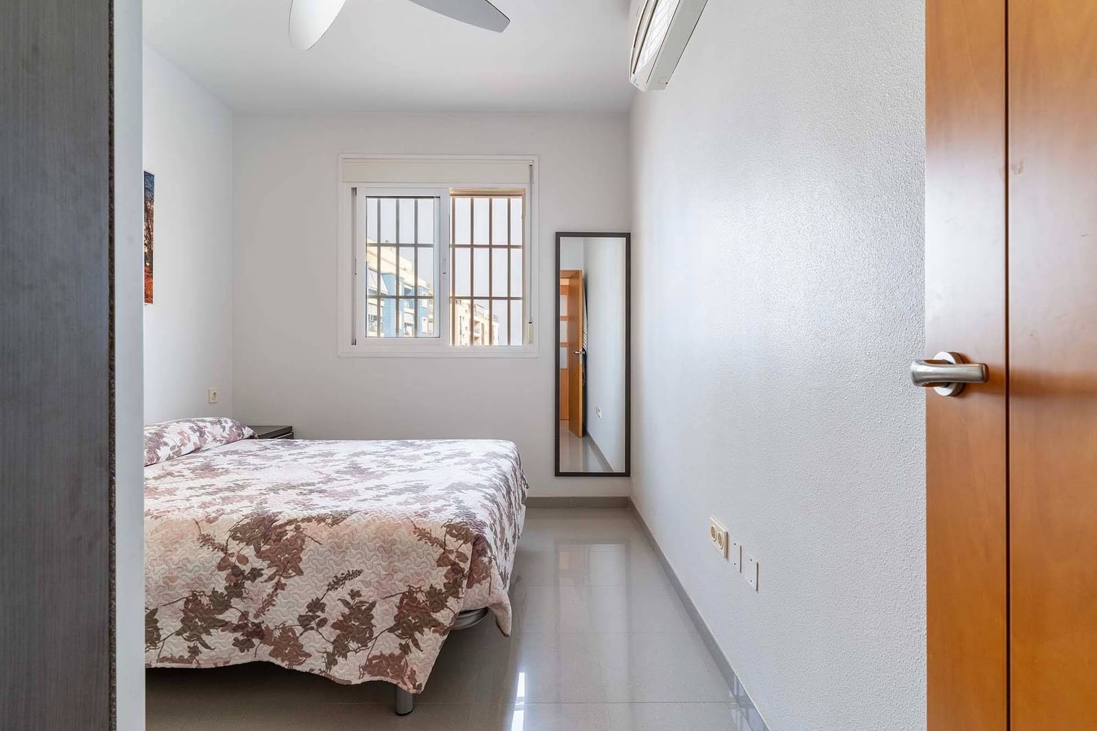 Appartement de 2 chambres à louer à Aguadulce (Almeria) avec piscine garage - 750 € (Ref: 9840920)