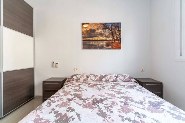 Appartement de 2 chambres à louer à Aguadulce (Almeria), Roquetas de Mar avec piscine garage - 750 € (Ref: 9840920)