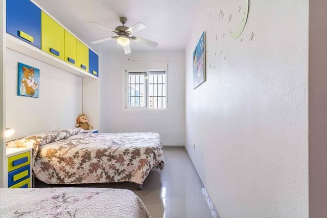 Appartement de 2 chambres à louer à Aguadulce (Almeria), Roquetas de Mar avec piscine garage - 750 € (Ref: 9840920)
