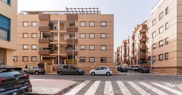Appartement de 2 chambres à louer à Aguadulce (Almeria), Roquetas de Mar avec piscine garage - 750 € (Ref: 9840920)