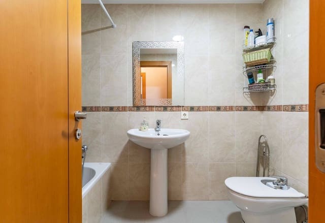 Appartement de 2 chambres à louer à Aguadulce (Almeria), Roquetas de Mar avec piscine garage - 750 € (Ref: 9840920)