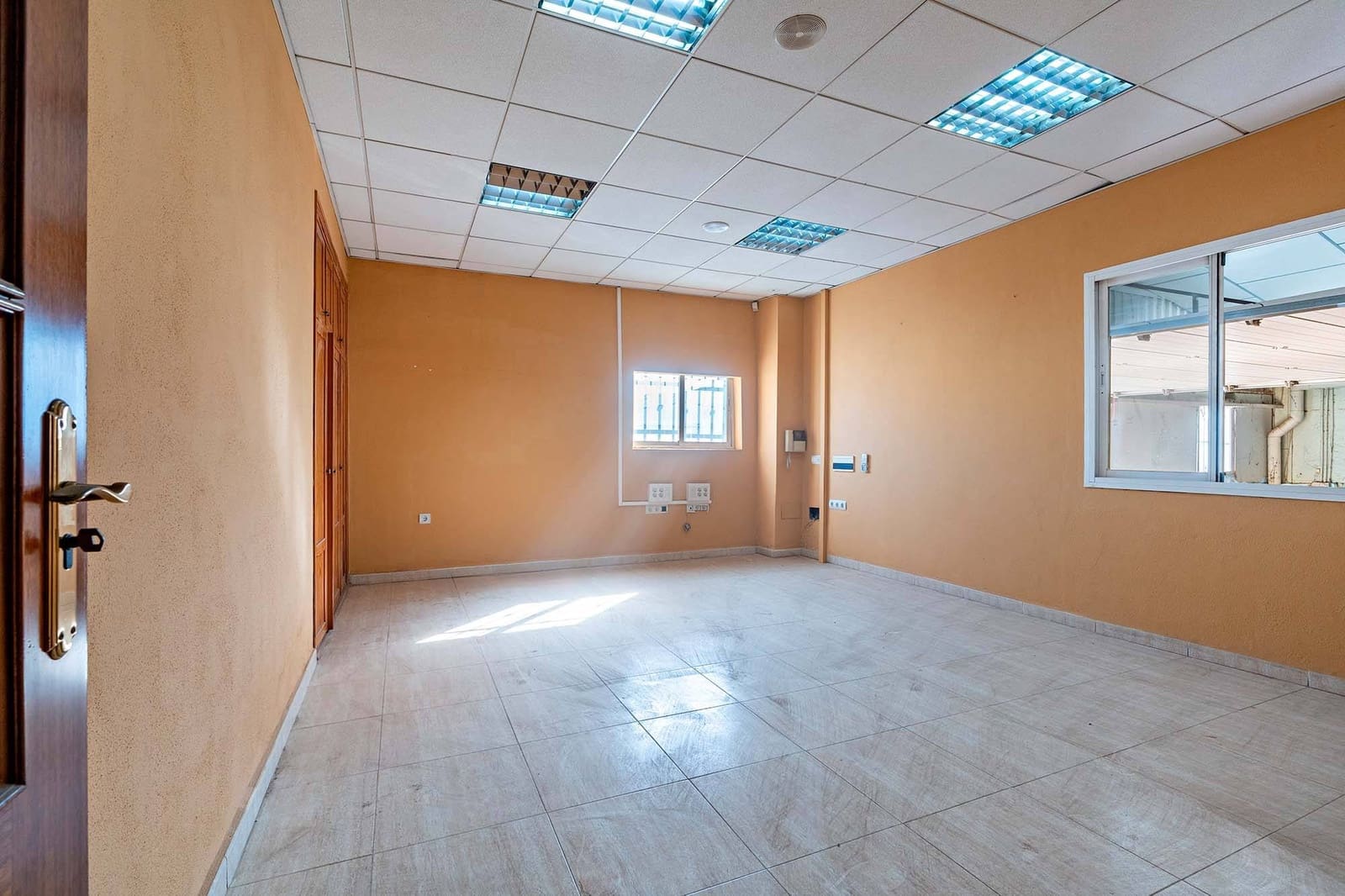 Virksomhed til salg i Viator - € 425.000 (Ref: 9840921)