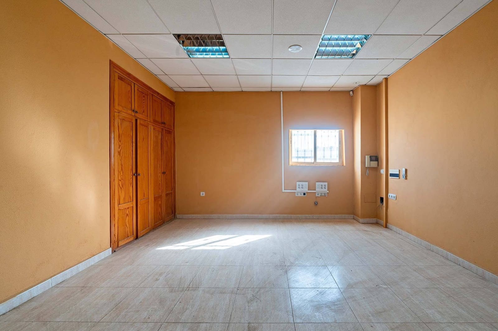 Virksomhed til salg i Viator - € 425.000 (Ref: 9840921)
