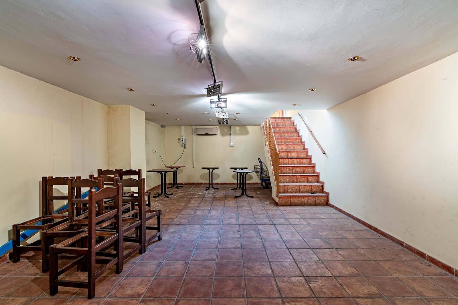 Virksomhed til salg i Viator - € 425.000 (Ref: 9840921)