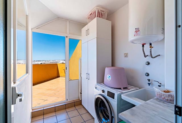 2 chambre Appartement à vendre à El Parador de las Hortichuelas, Roquetas de Mar avec garage - 155 000 € (Ref: 9843375)