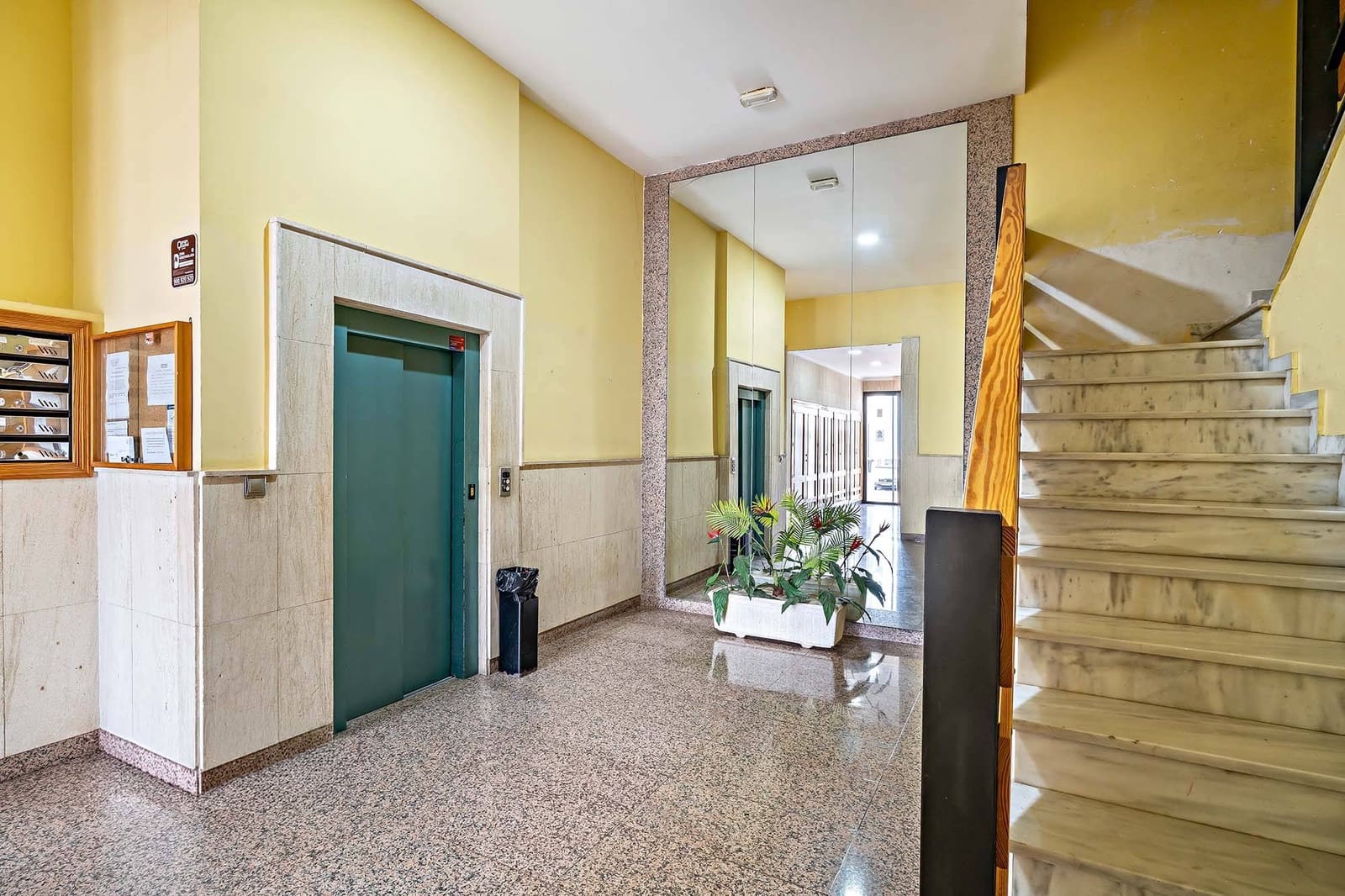 2 bedroom Flat for sale in El Parador de las Hortichuelas with garage - € 155,000 (Ref: 9843375)