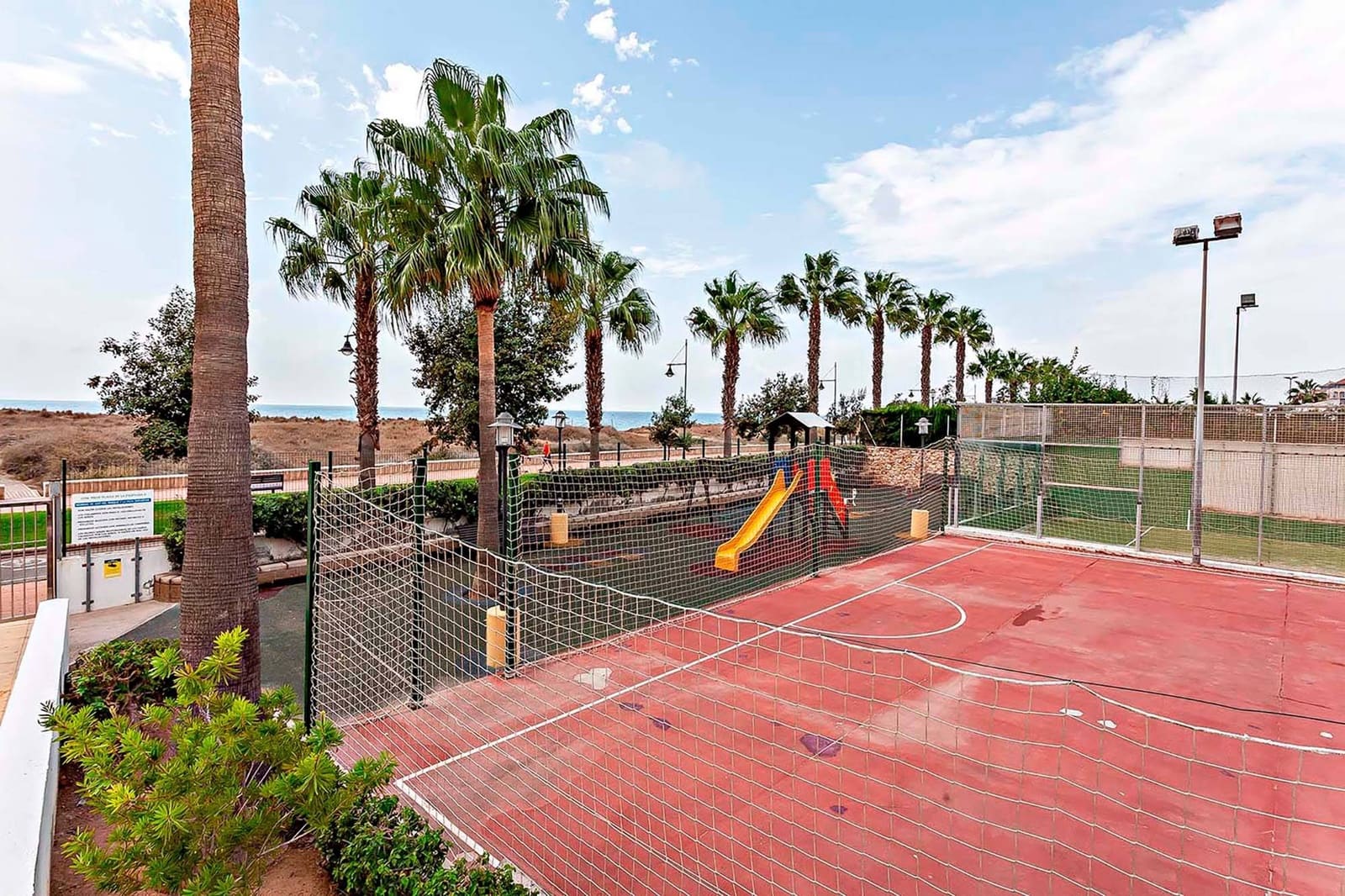 3 soveværelse Penthouse til salg i Almerimar med swimmingpool - € 335.000 (Ref: 9861856)