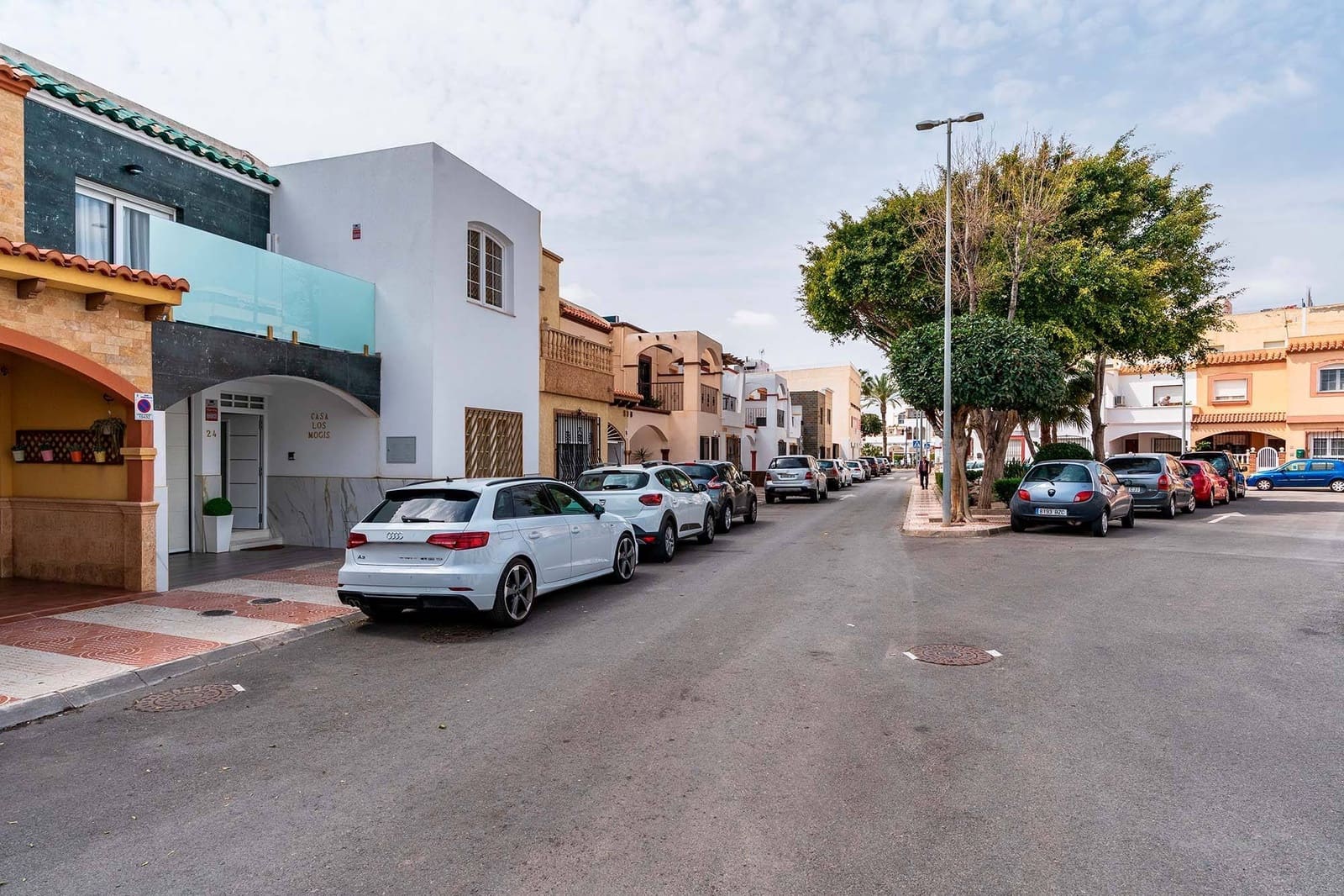 4 bedroom Apartment for sale in El Parador de las Hortichuelas with garage - € 320,000 (Ref: 9865169)