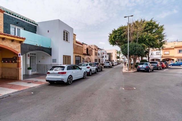 4 camera da letto Appartamento in vendita in El Parador de las Hortichuelas, Roquetas de Mar con garage - 320.000 € (Rif: 9865169)