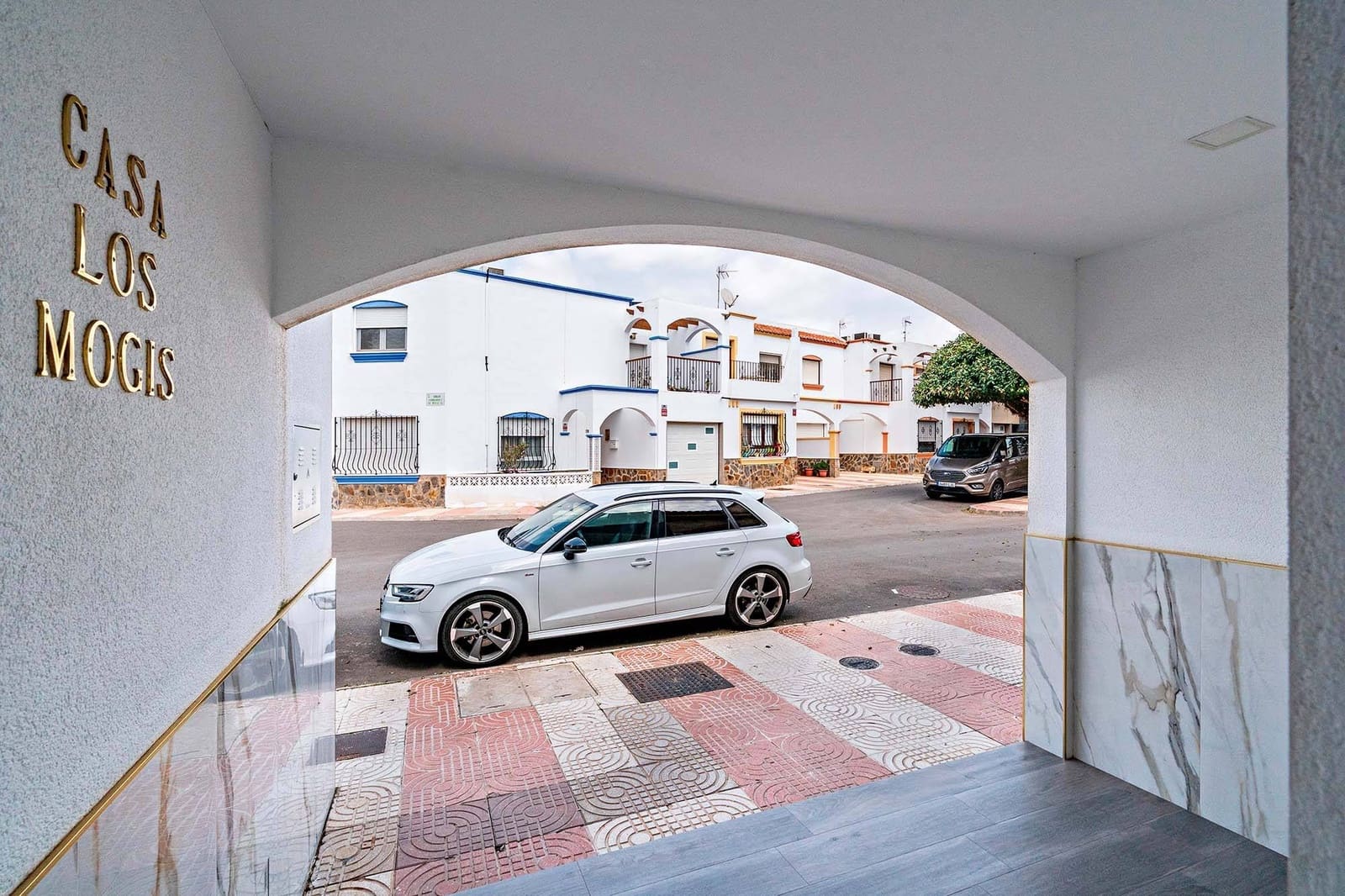 4 bedroom Apartment for sale in El Parador de las Hortichuelas with garage - € 320,000 (Ref: 9865169)