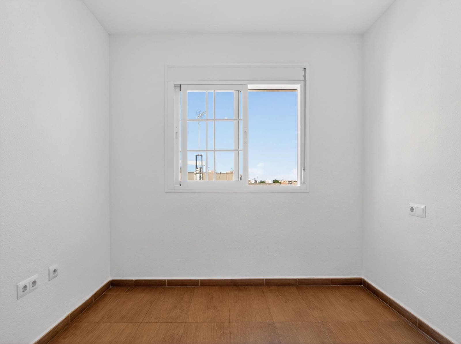 2 slaapkamer Flat te koop in Roquetas de Mar met garage - € 93.000 (Ref: 9866989)