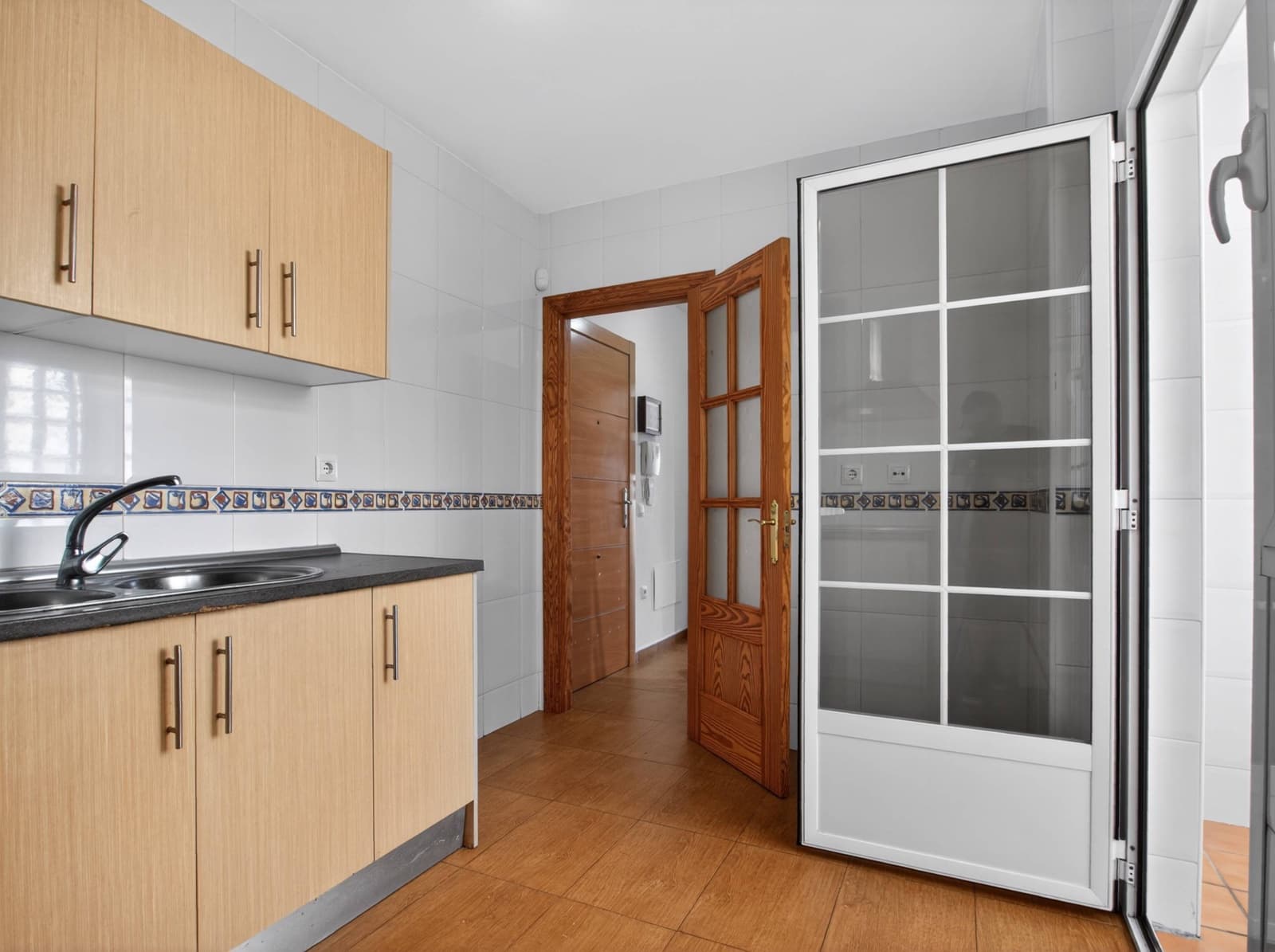 2 slaapkamer Flat te koop in Roquetas de Mar met garage - € 93.000 (Ref: 9866989)