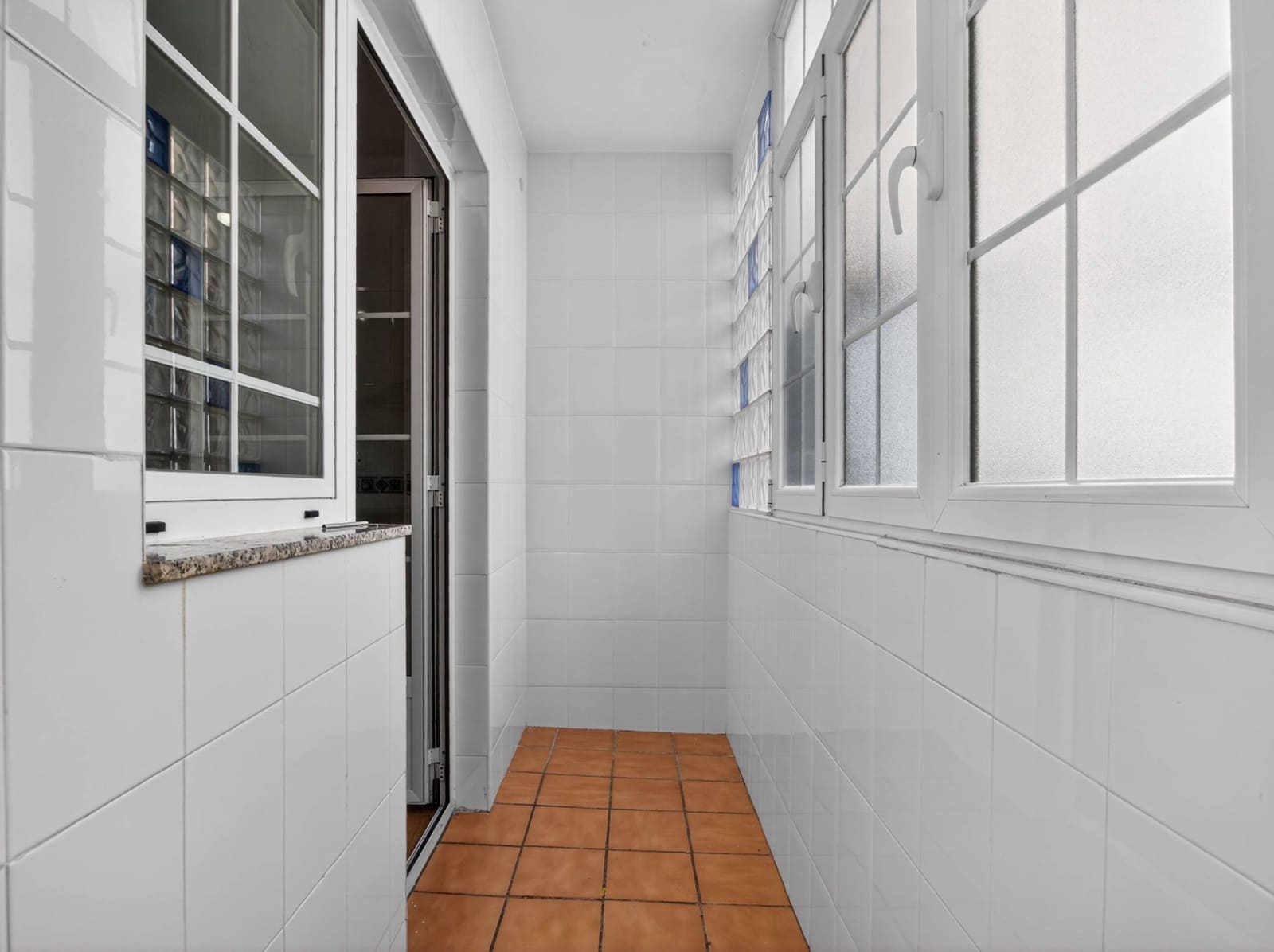 2 slaapkamer Flat te koop in Roquetas de Mar met garage - € 93.000 (Ref: 9866989)